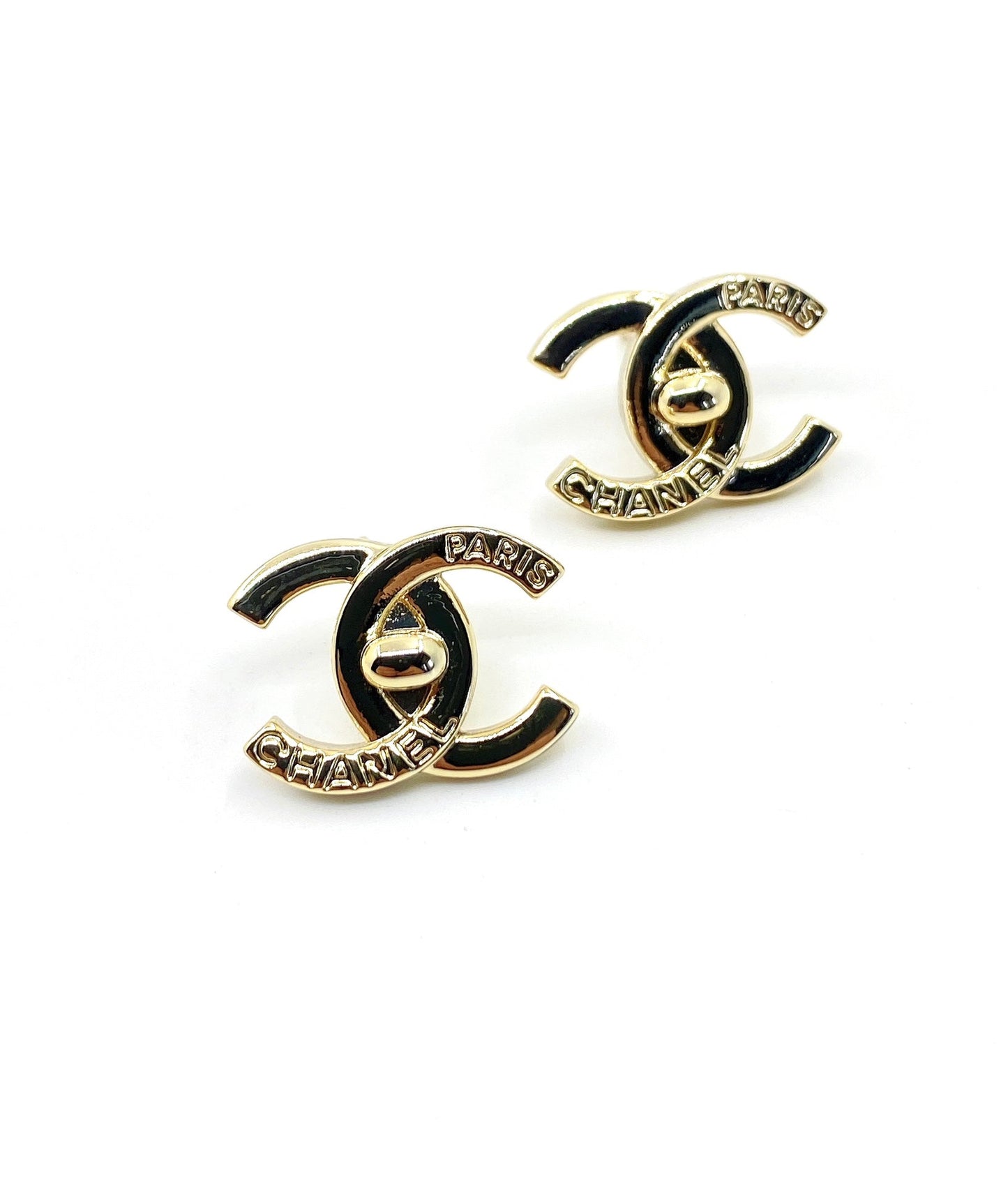 18K Chanel Gold Earrings