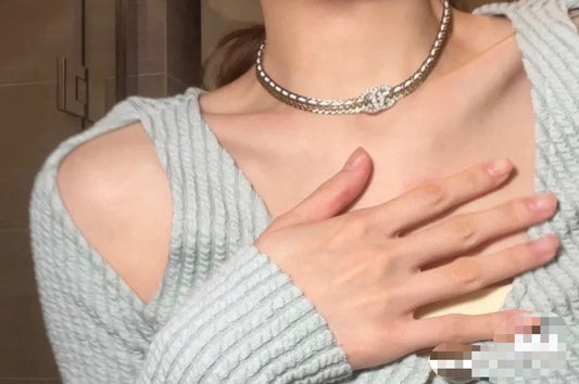 18K  Chanel Diamonds Choker Necklace